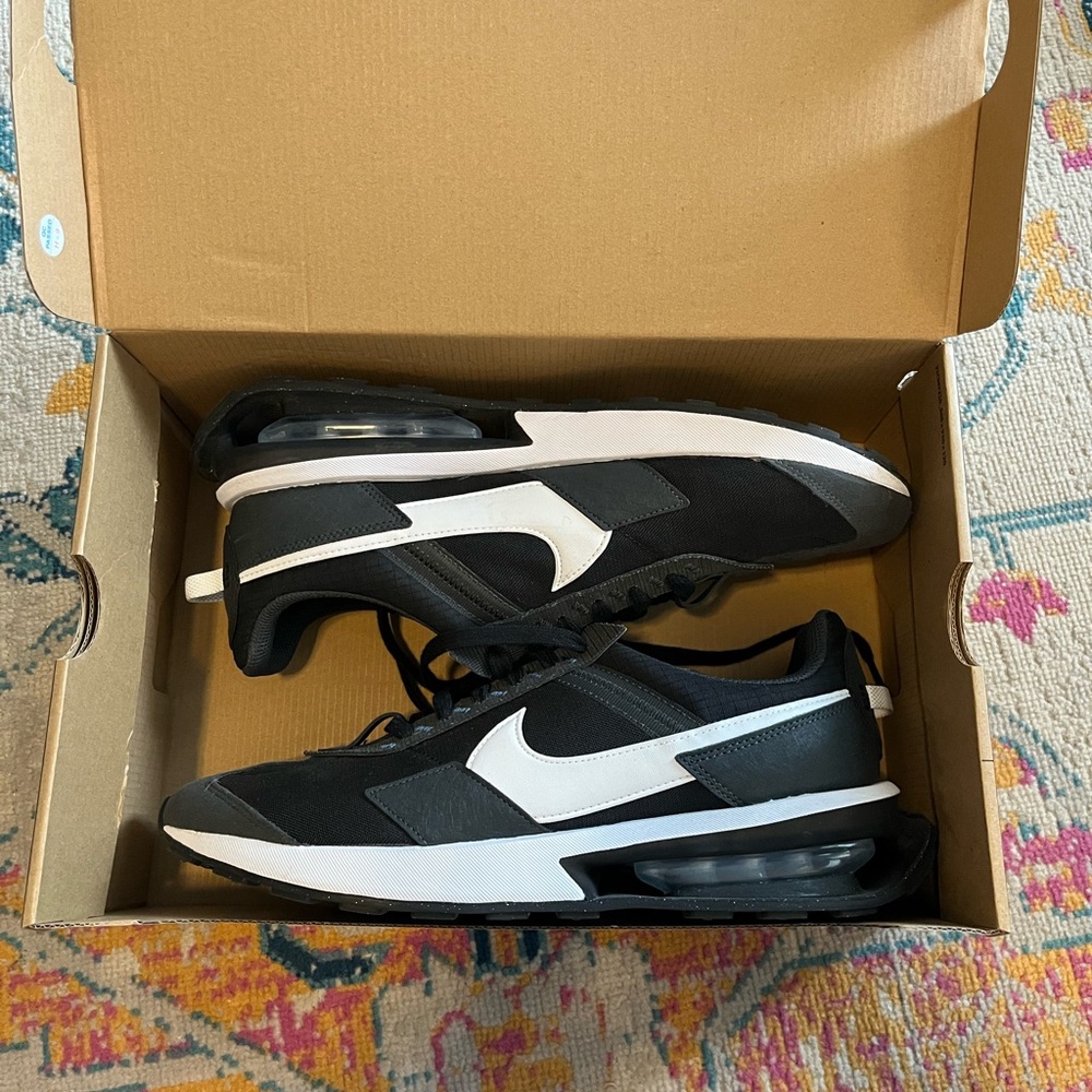 Nike Men’s Air Max Pre-Day